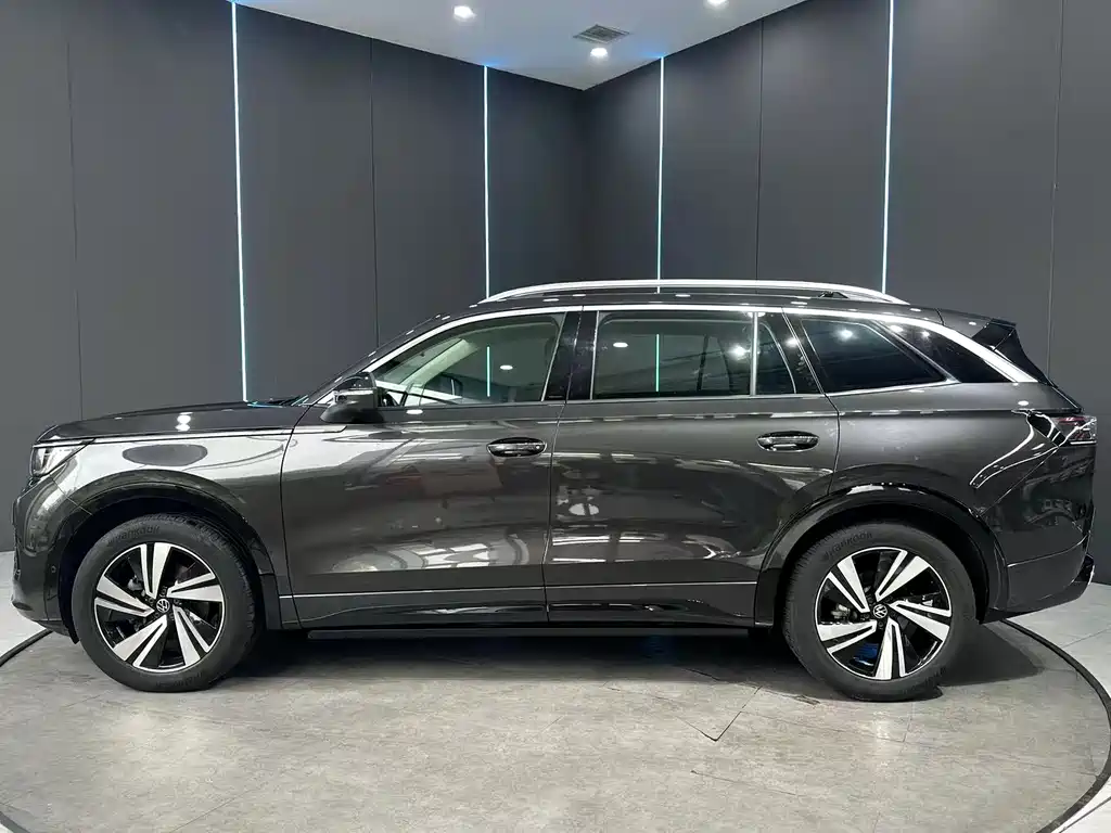 Volkswagen Tavendor 2024 380TSI R-Line