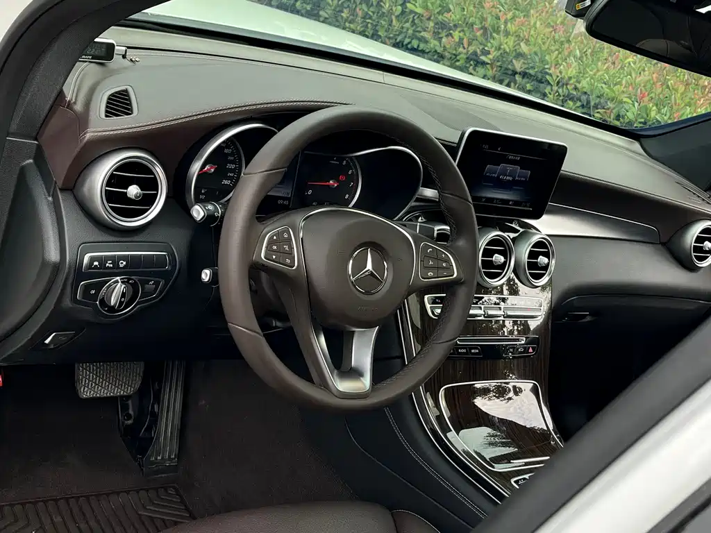 Mercedes-Benz GLC — миниатюра 12
