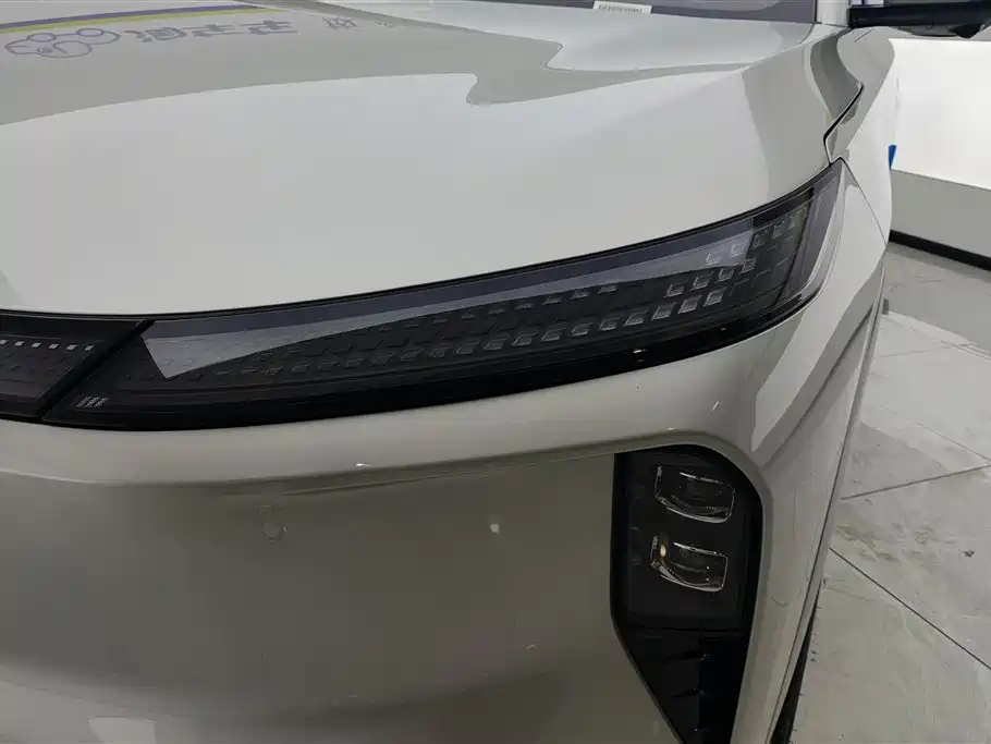 Dongfeng L8 2025 185KM