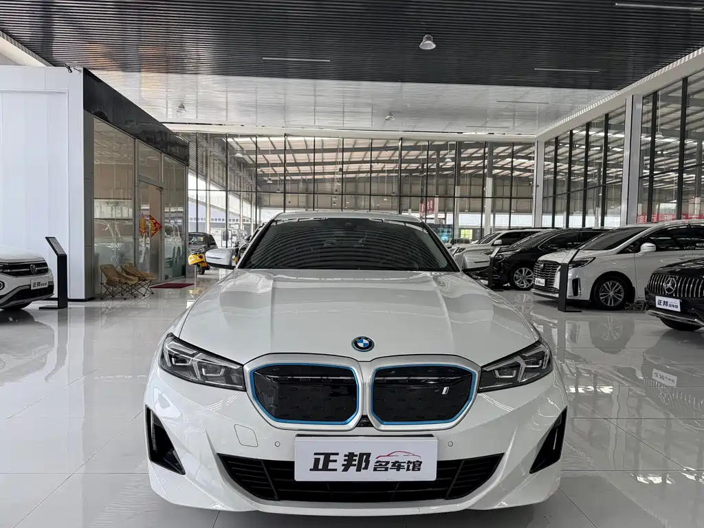 BMW i3 2022 eDrive 35 L