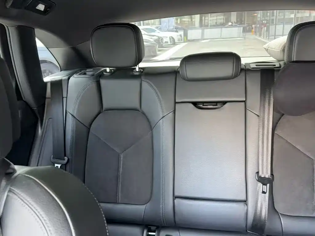 Porsche Macan — миниатюра 10