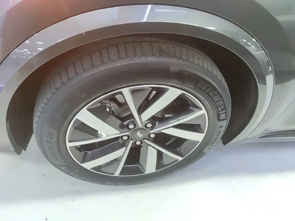 Li Auto Li L8 — миниатюра 23