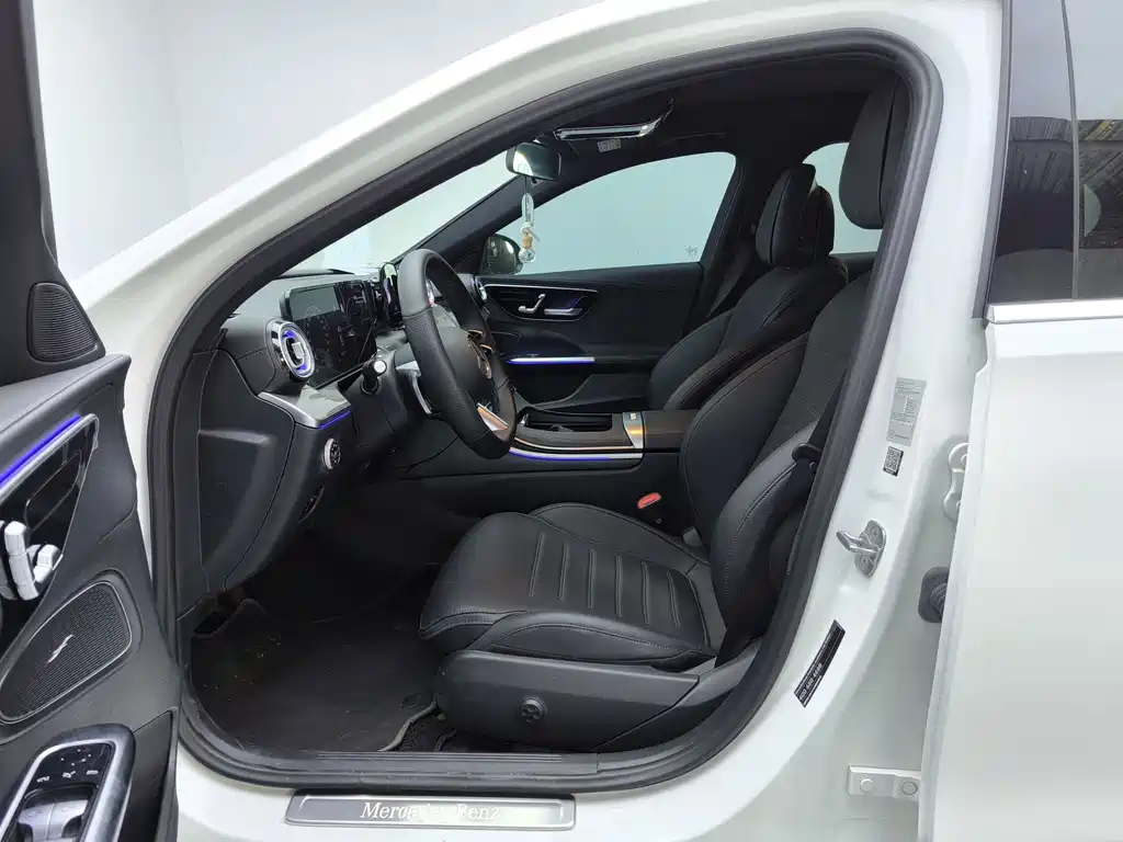 Mercedes-Benz C-Class — миниатюра 8