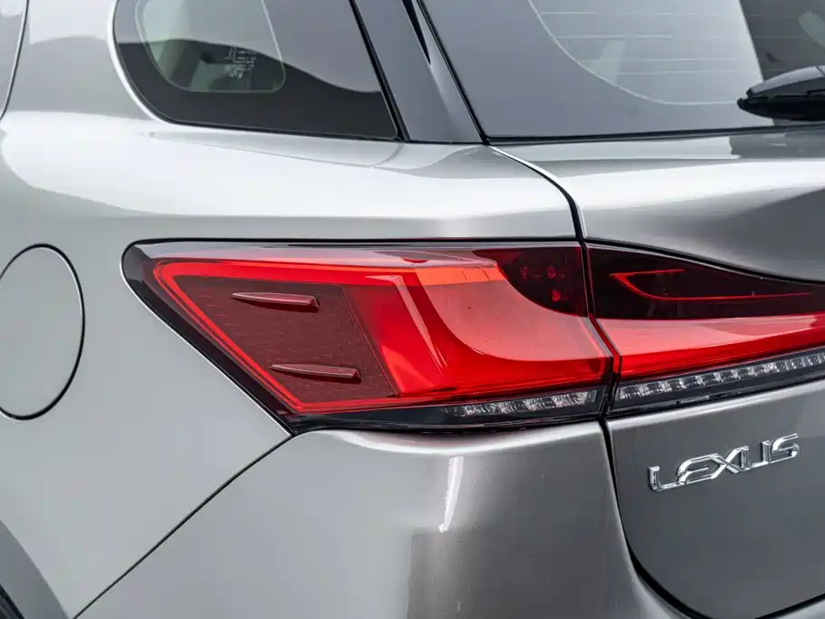 Lexus CT — миниатюра 11