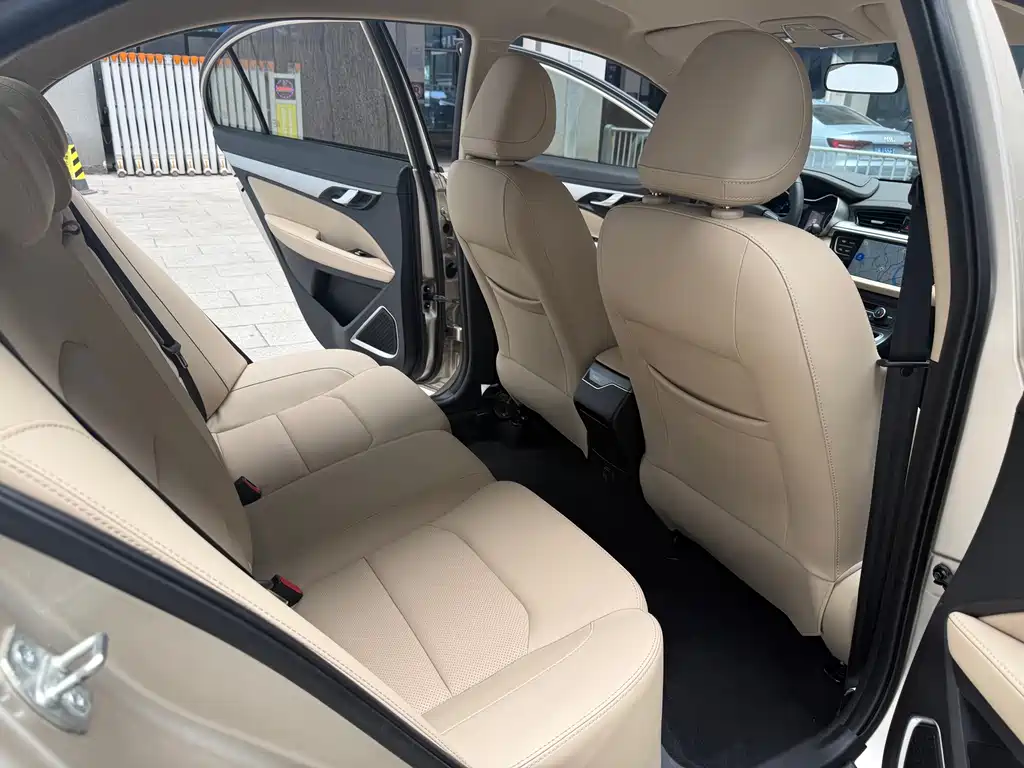 Geely Emgrand - фото 10