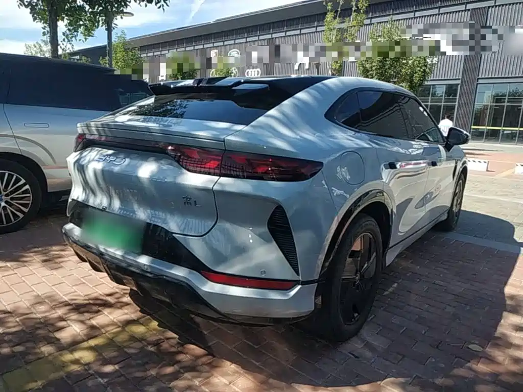 BYD L EV — миниатюра 7