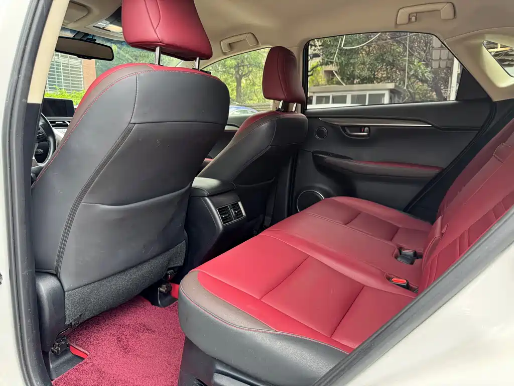 Lexus NX 2018 300
