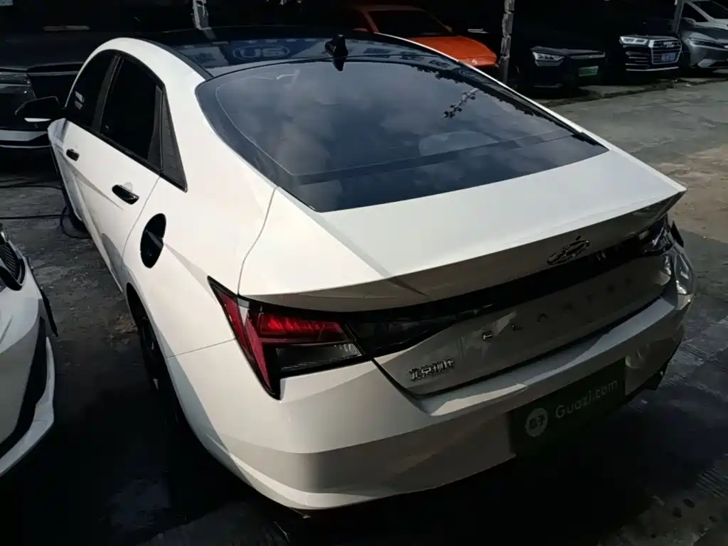 Hyundai Elantra — миниатюра 5