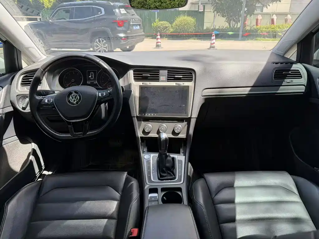 Volkswagen Golf — миниатюра 9