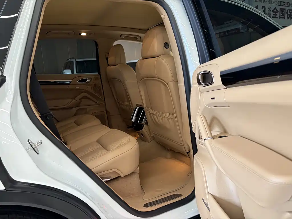 Porsche Cayenne — миниатюра 19