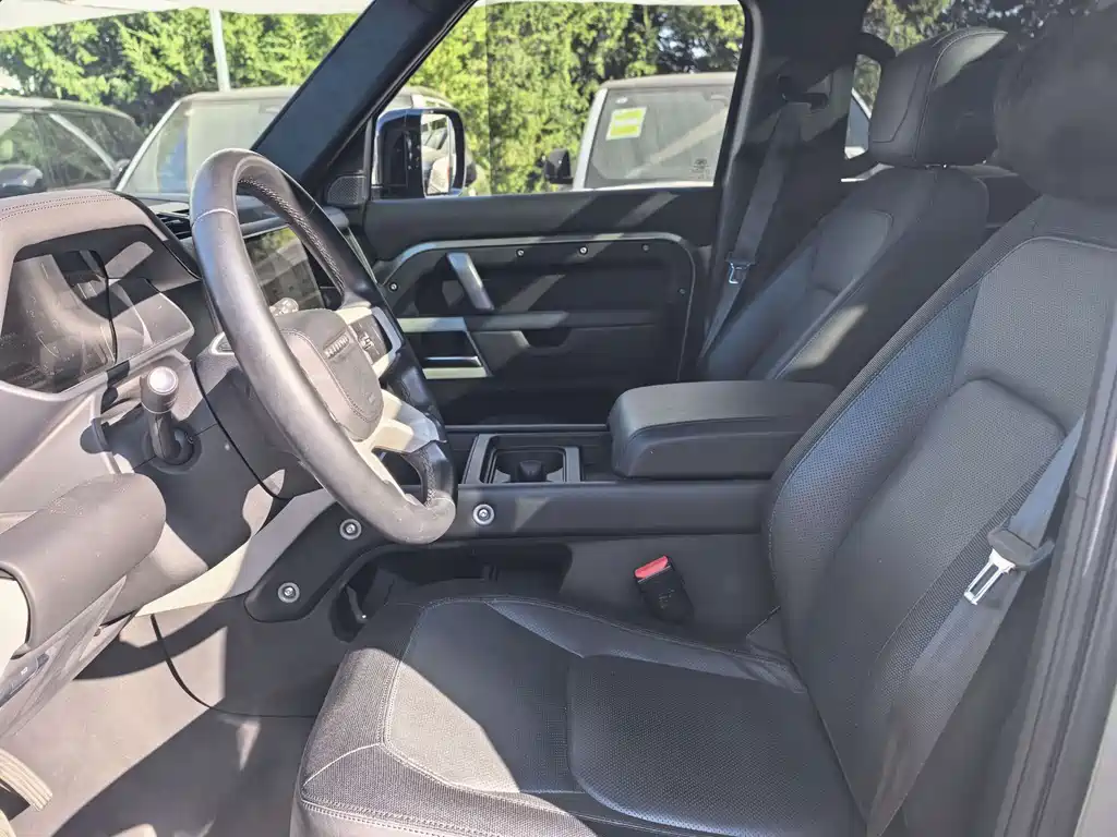 Land Rover Defender — миниатюра 8