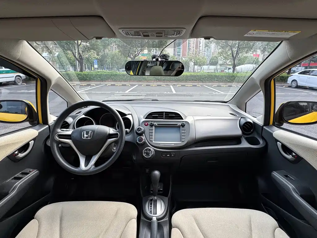 Honda Fit — миниатюра 6