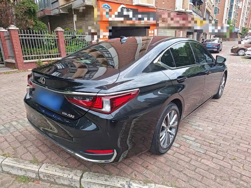 Lexus ES — миниатюра 7