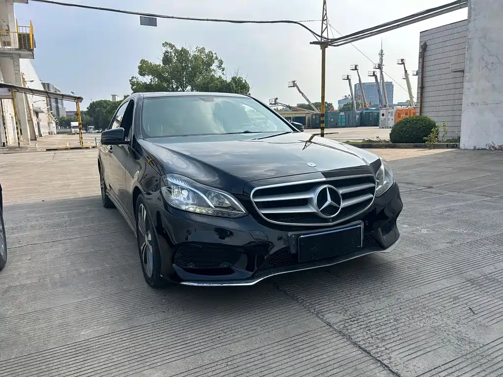 Mercedes-Benz E-Class — миниатюра 3