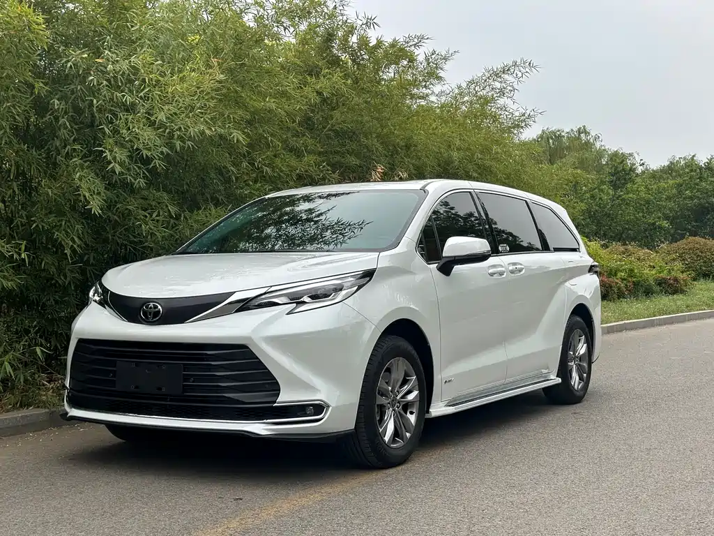 Toyota Sienna 2025