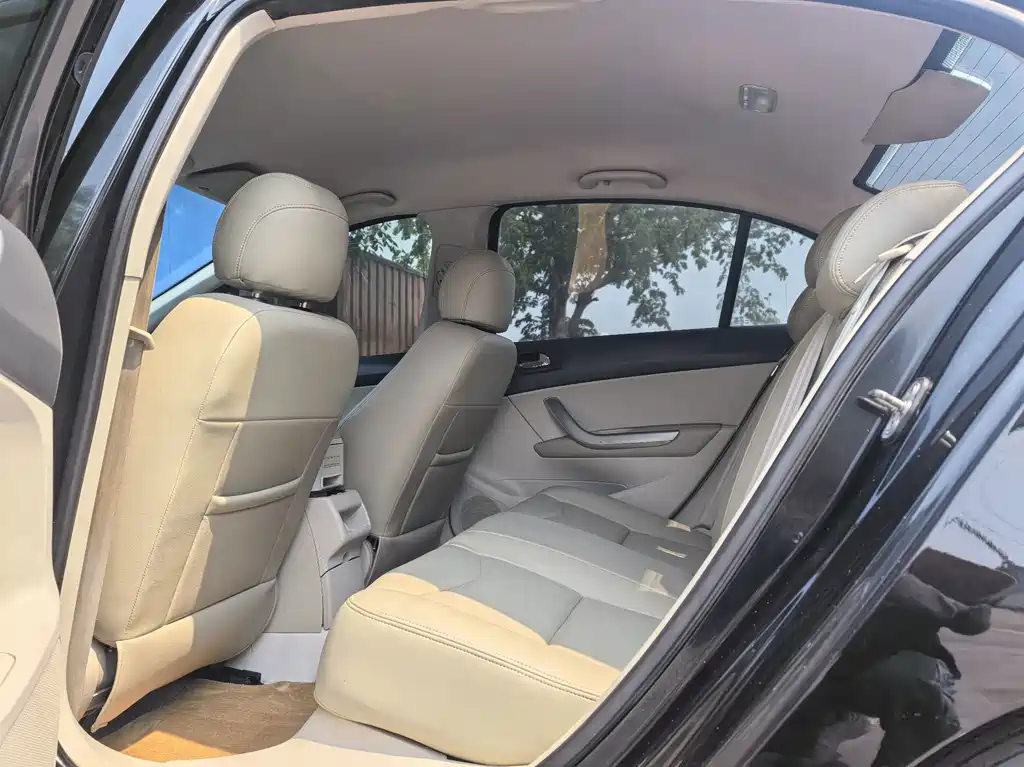 Peugeot 408 2.0L Auto Comfort Edition, фото 6