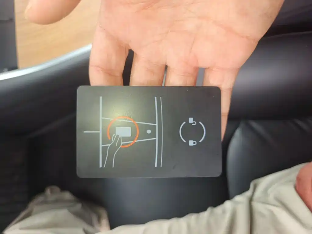 Tesla Model 3 — миниатюра 9