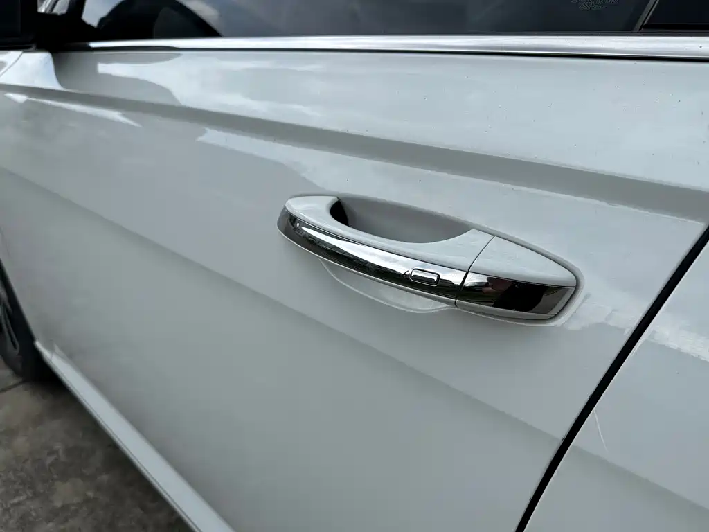 Volkswagen Lavida — миниатюра 5