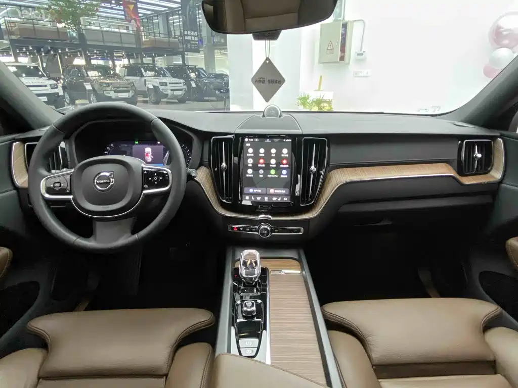 Volvo XC60 — миниатюра 13