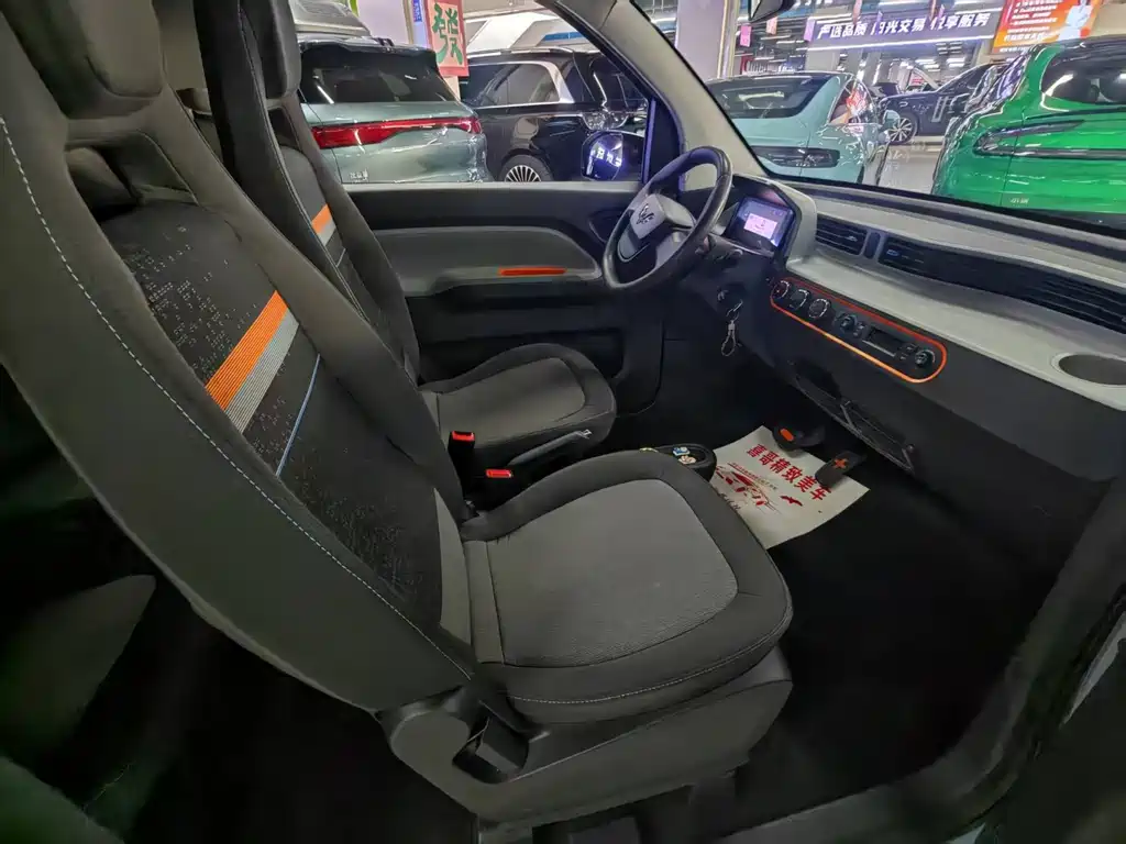 Wuling MINIEV — миниатюра 11