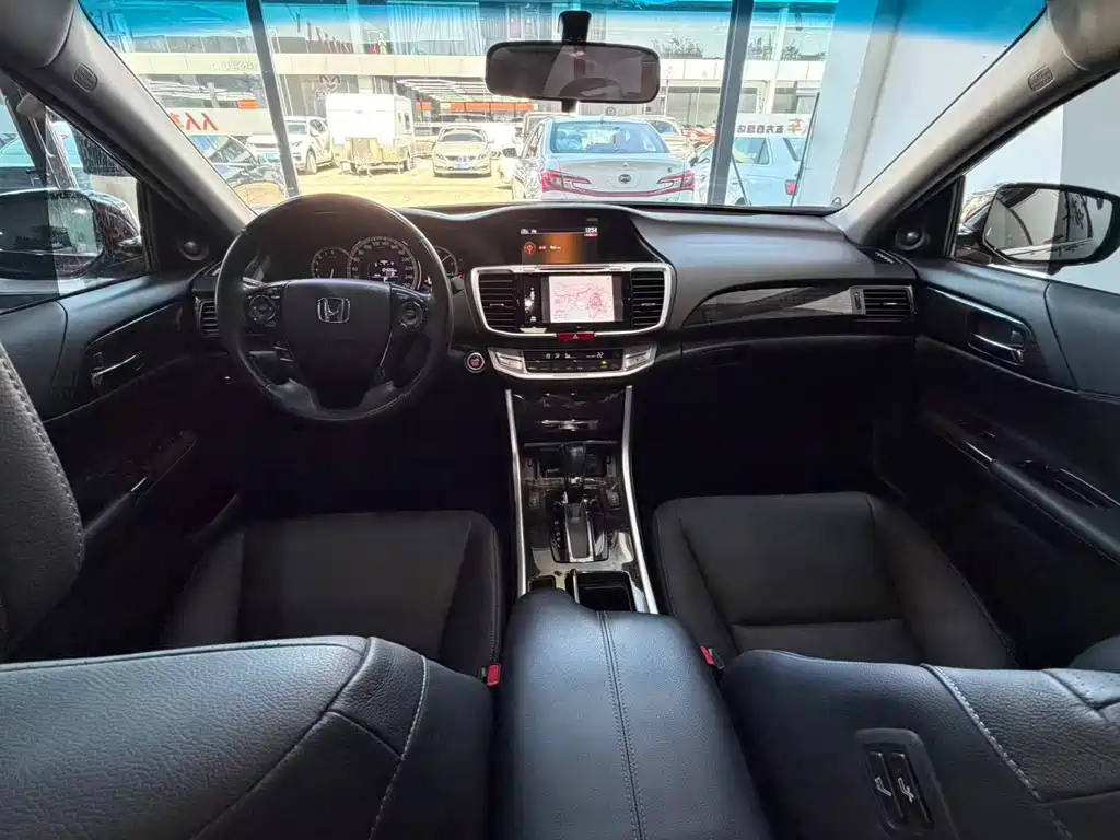 Honda Accord — миниатюра 17