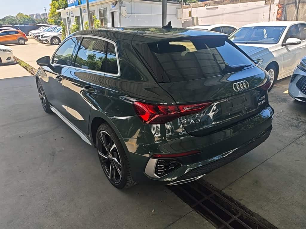 Audi A3 1.4 л 2021 г. Зелёный, пробег 35900 км
