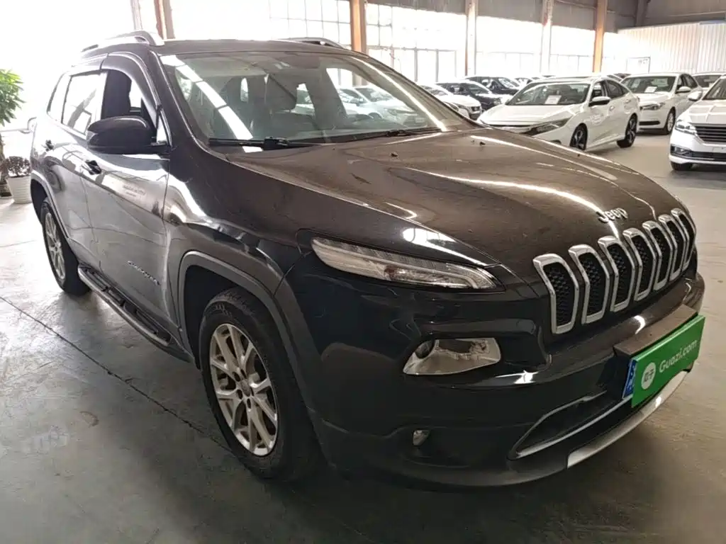 Jeep Cherokee — миниатюра 4