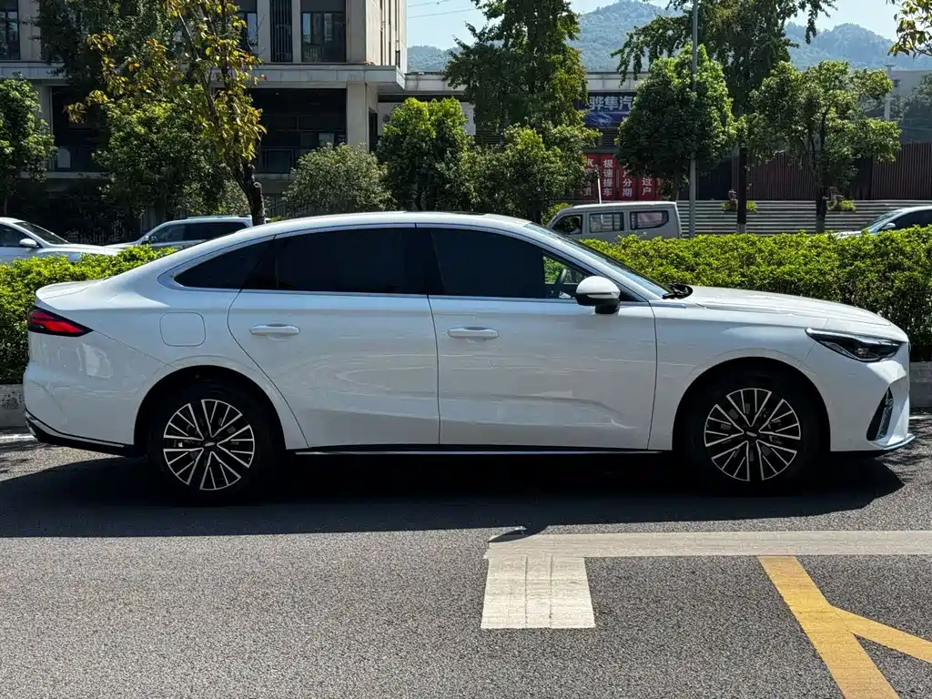 Geely Emgrand — миниатюра 26