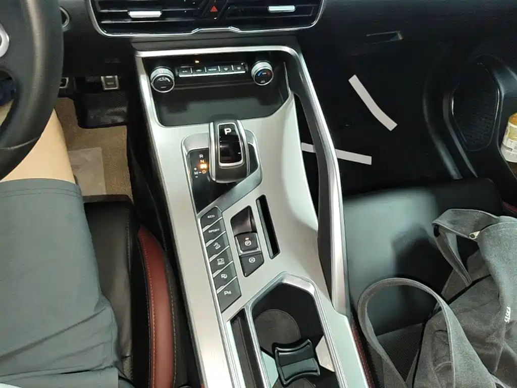 Geely Binyue — миниатюра 14