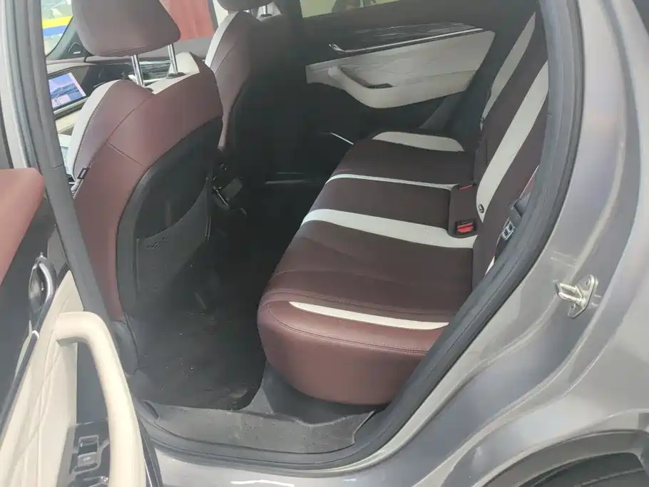 Geely Xingyue L — миниатюра 11