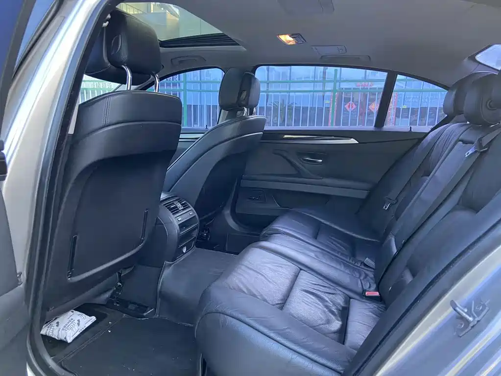 BMW 5 Series — миниатюра 15