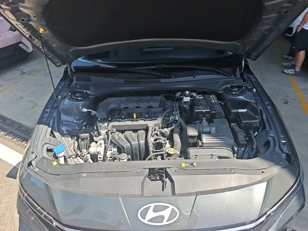 Hyundai Elantra — миниатюра 20