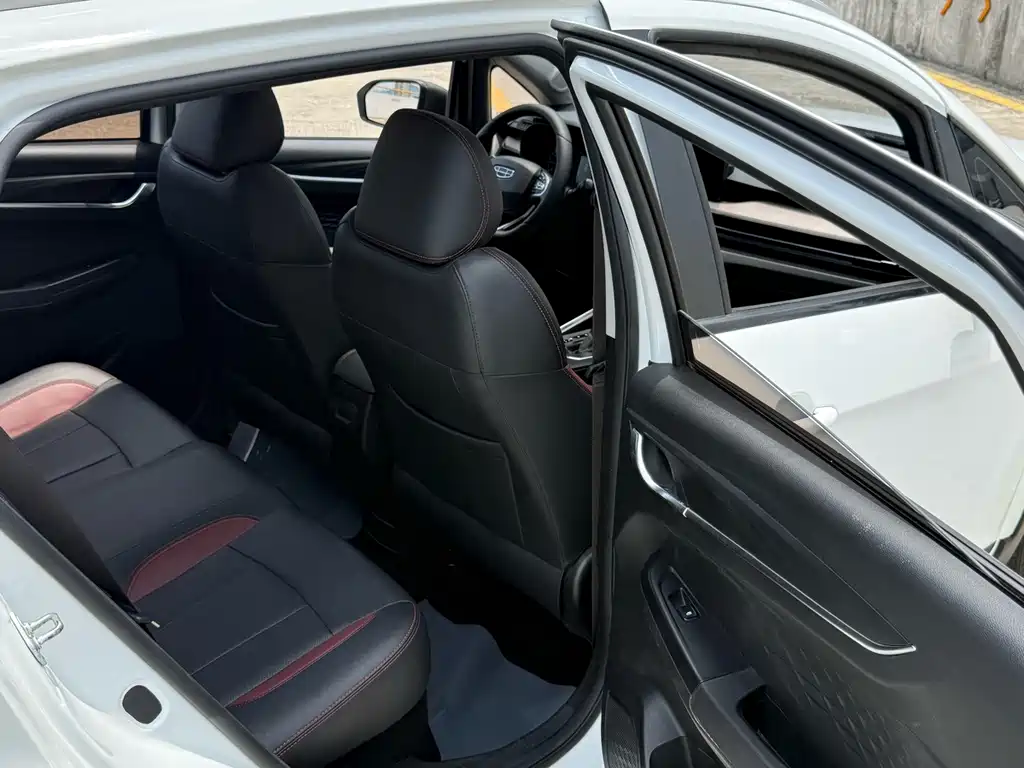 Geely Vision X3 — миниатюра 9
