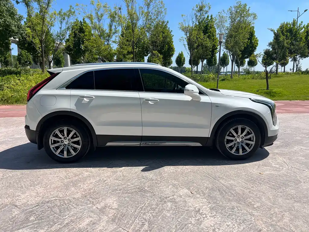 Cadillac XT4 — миниатюра 6
