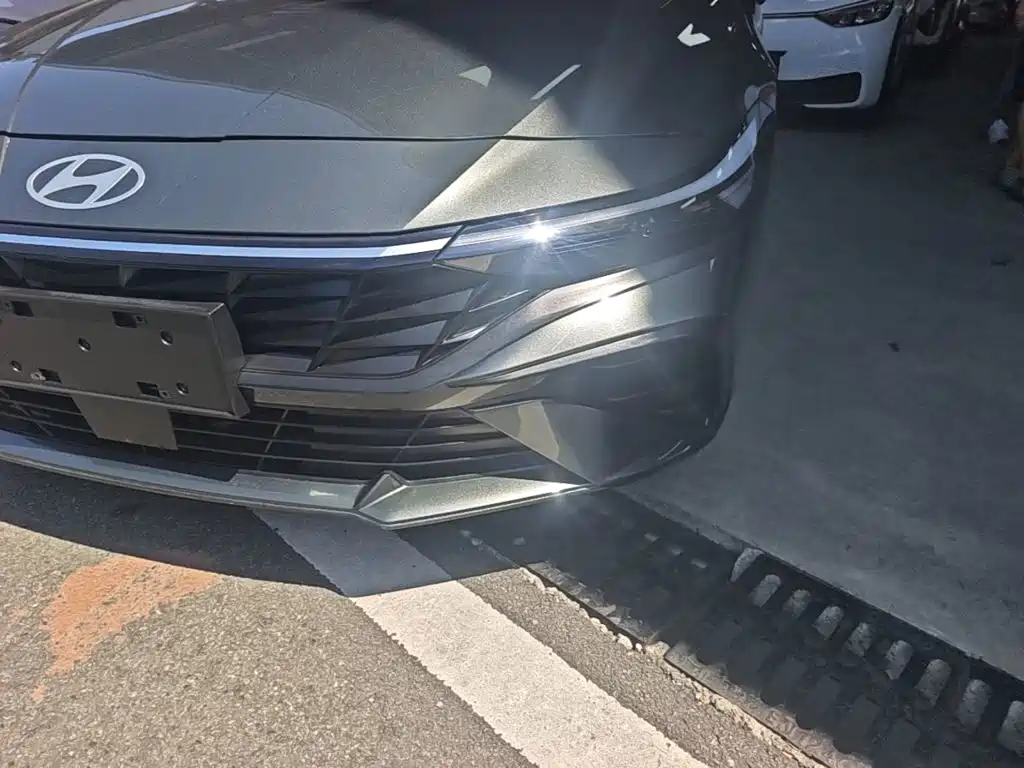 Hyundai Elantra — миниатюра 24