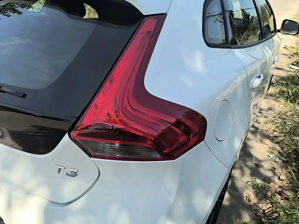 Volvo V40 — миниатюра 8