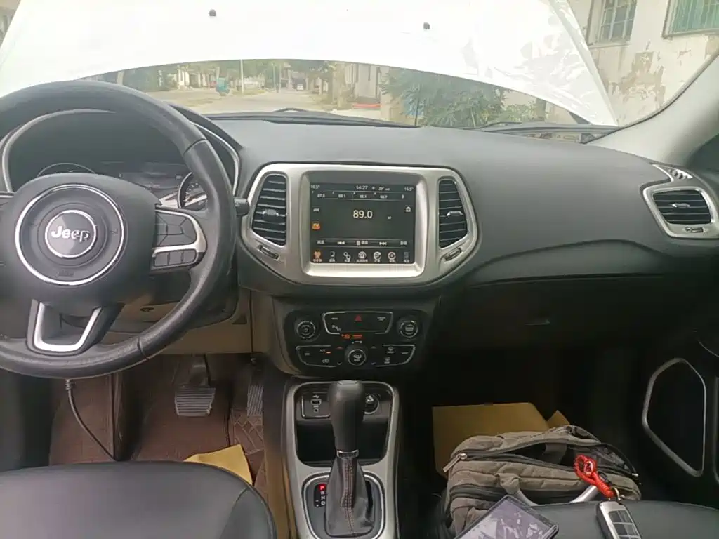 Jeep Compass — миниатюра 13