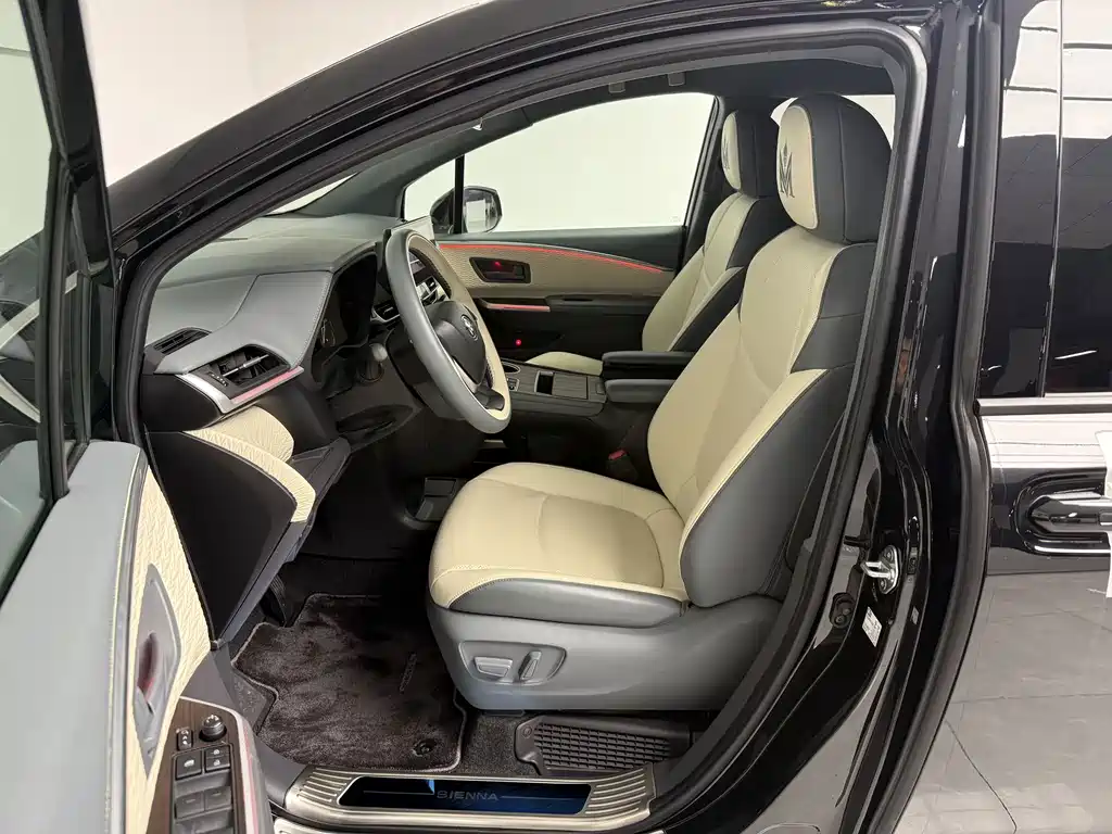 Toyota Sienna — миниатюра 10