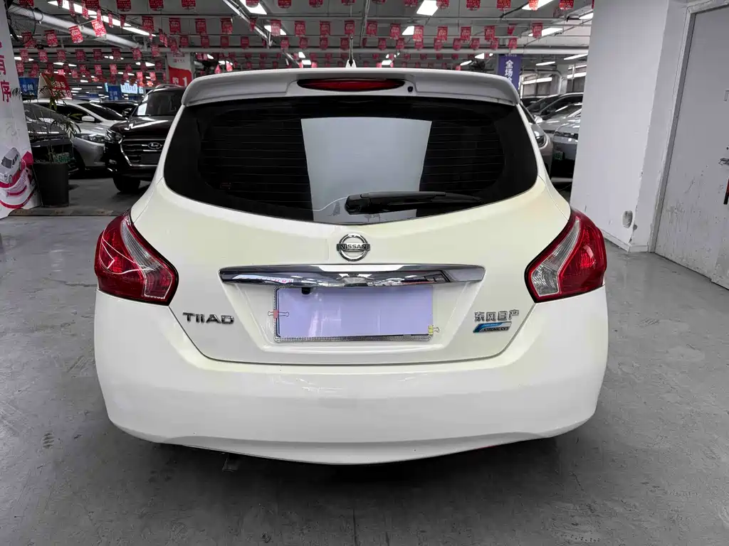 Nissan Tiida — миниатюра 9