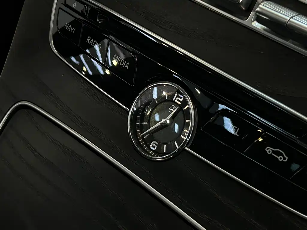 Mercedes-Benz C-Class (Import) — миниатюра 14