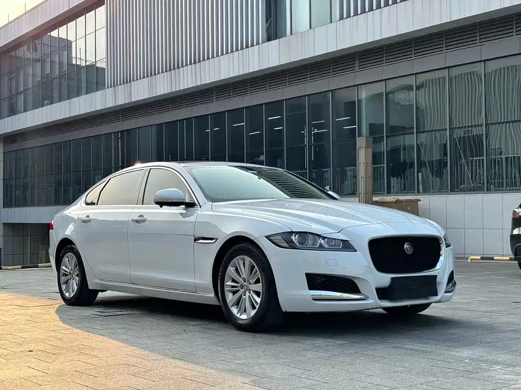 Jaguar XFL — миниатюра 2