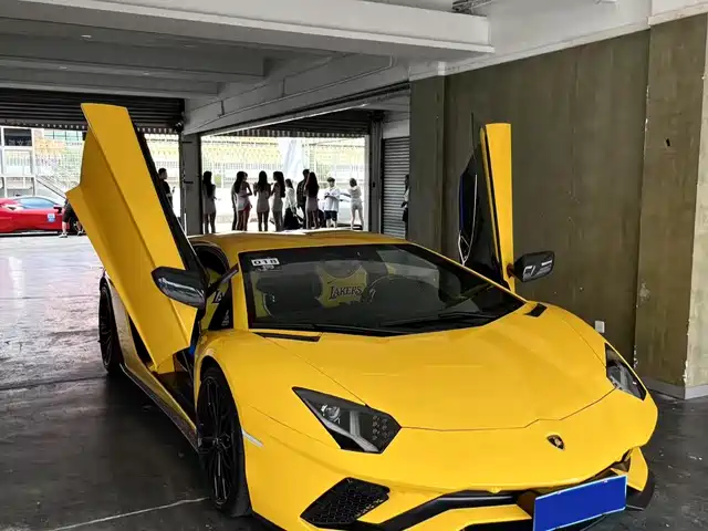 lamborghini aventador