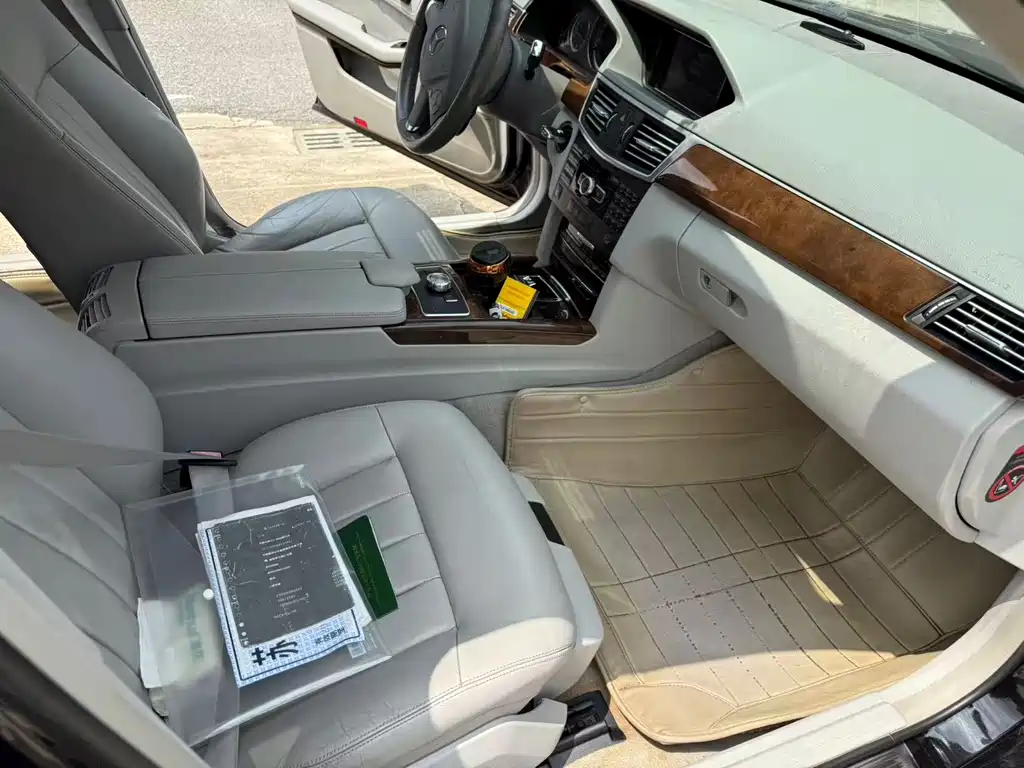 Mercedes-Benz E-Class — миниатюра 11