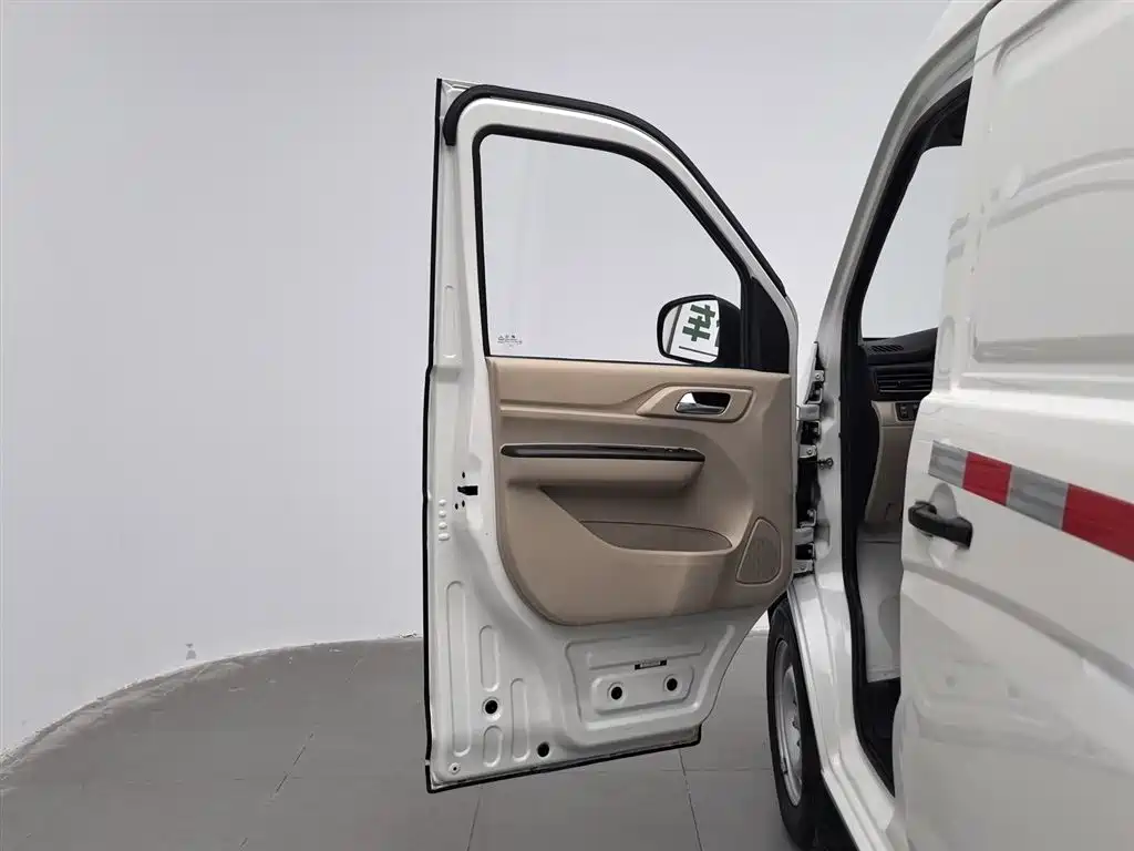 CHANGAN CROSS STAR V7 EV