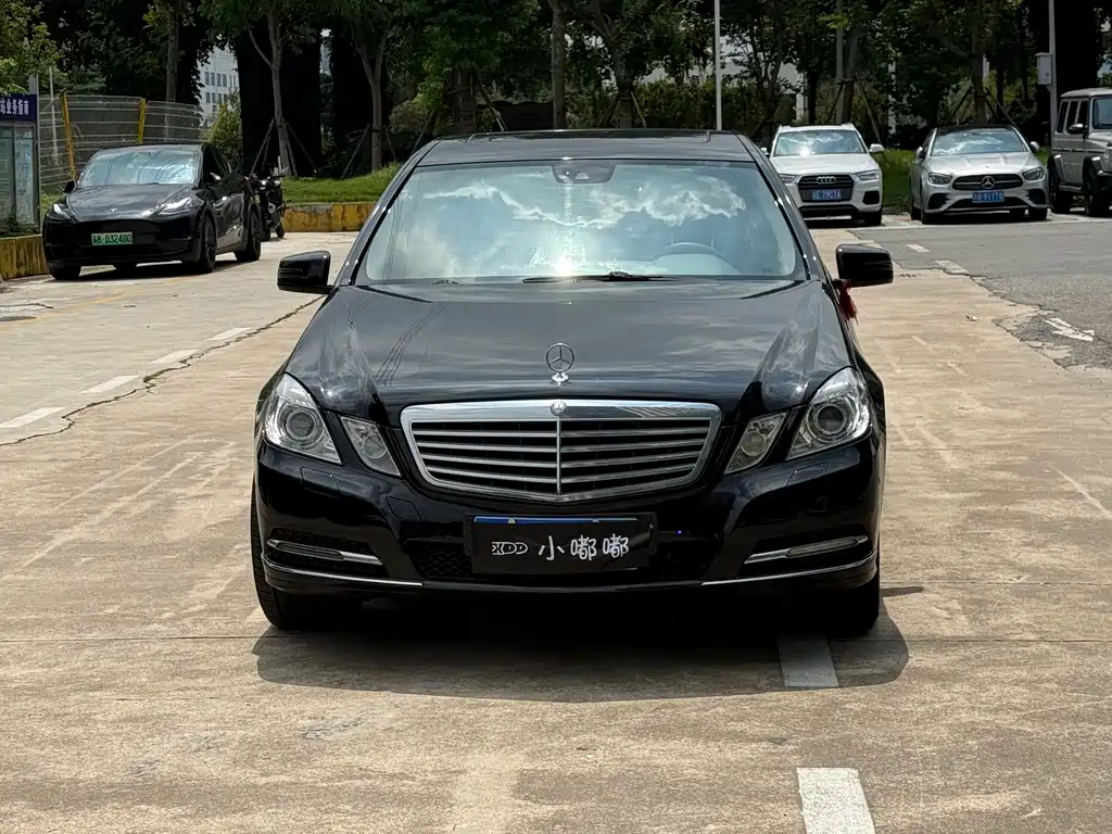 Mercedes-Benz E-Class — миниатюра 2