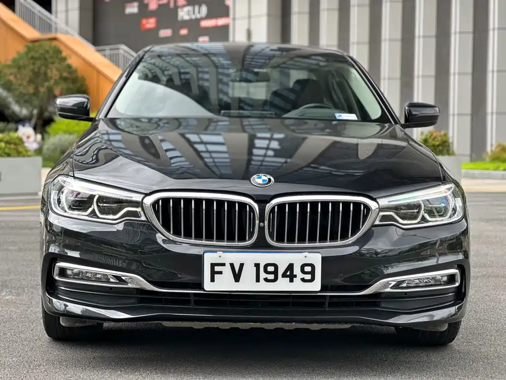 BMW 5 Series — миниатюра 2