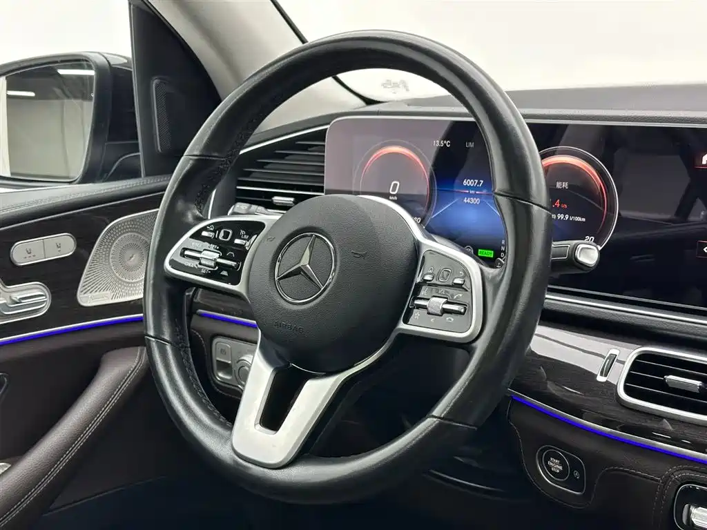 MERCEDES-BENZ GLS