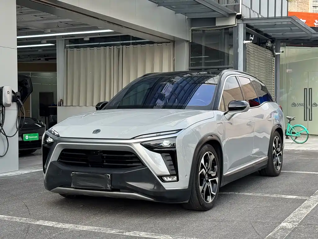 NIO ES8