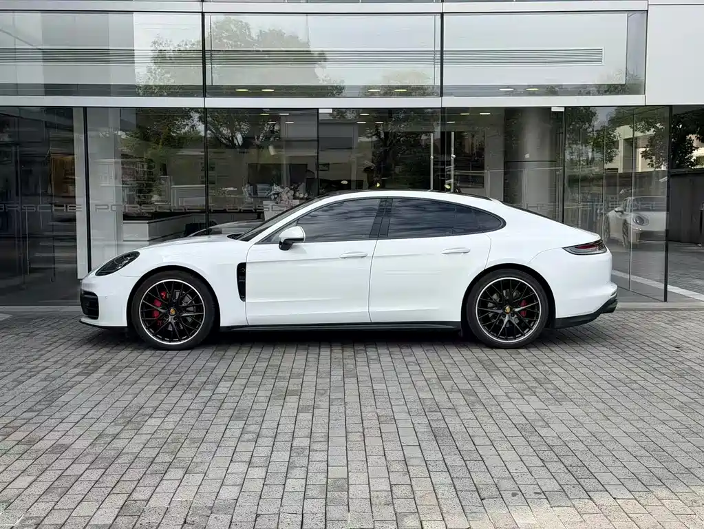 Porsche Panamera — миниатюра 2