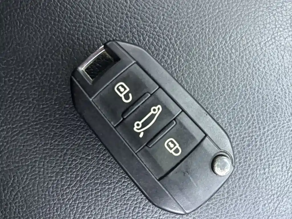 Peugeot 408 — миниатюра 8